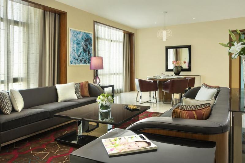 Hotel The Venue Jeddah Corniche Exterior foto A living room in a suite at the hotel